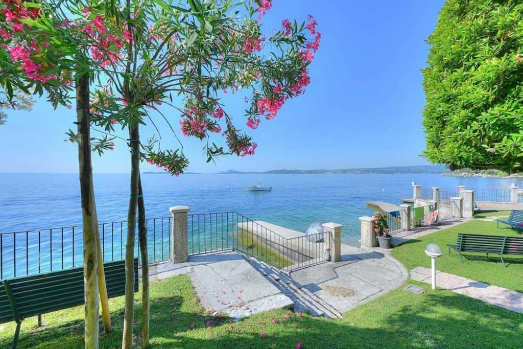 Appartamento 33 Rose Gardone Riviera Exteriör bild